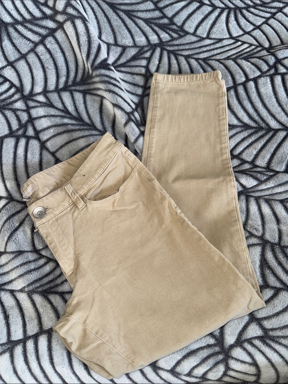 Banana Republic SLOAN Women’s Khaki Skinny Stretch Capris - Size 8